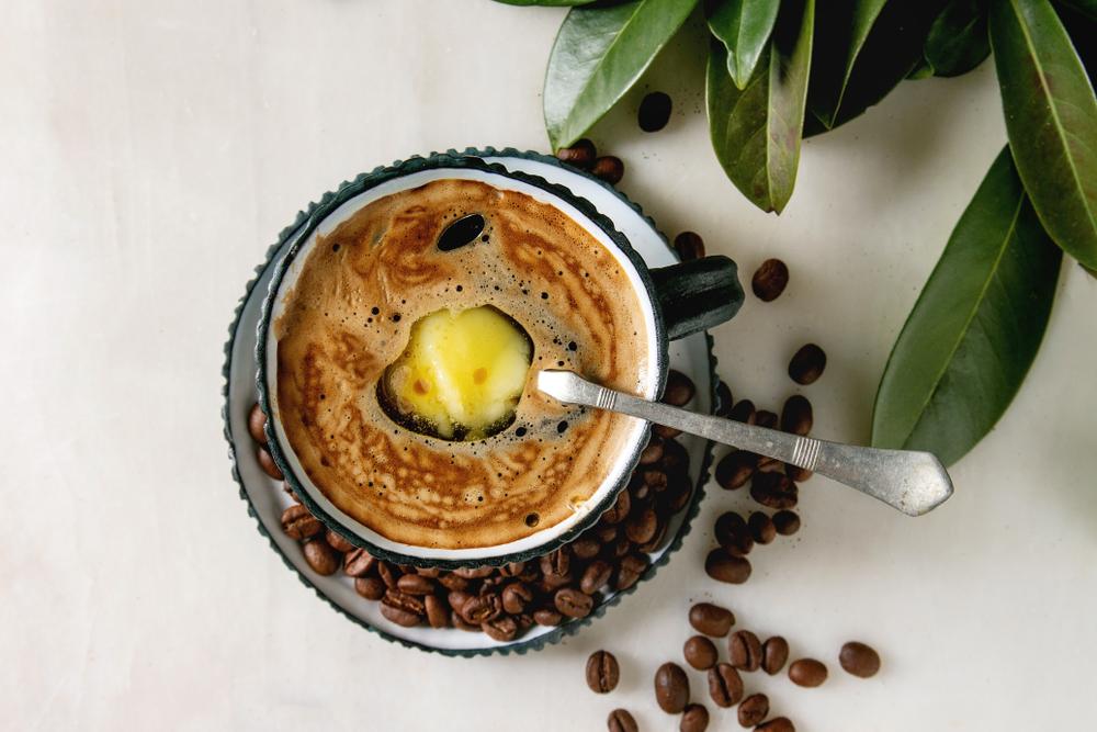 【脂質ってどうなの?】チャコールバターコーヒ―をよりパワーアップさせる飲み方をご紹介します。 | ミウラタクヤ商店
